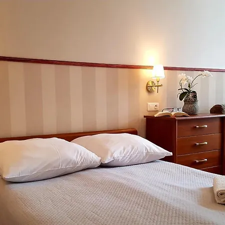 Bri Δωμάτια σε οικογενειακή κατοικία