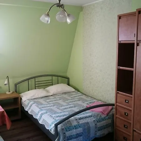 Δωμάτια σε οικογενειακή κατοικία Bri